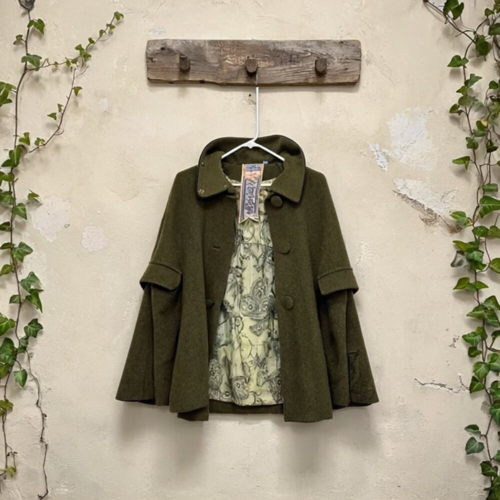 Vintage wool cape L.A.M.B. by Gwen Stefani Fall 2005 - Picture 1 of 17